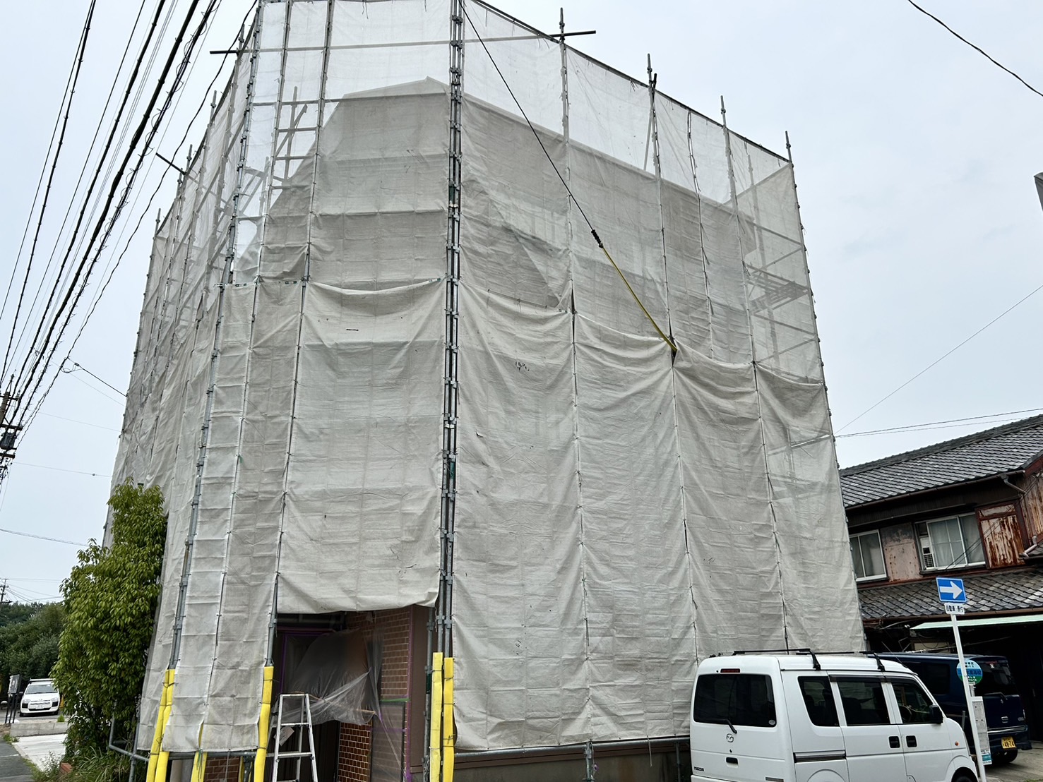 只今施工中！蒲郡市 T様邸外壁屋根塗装工事