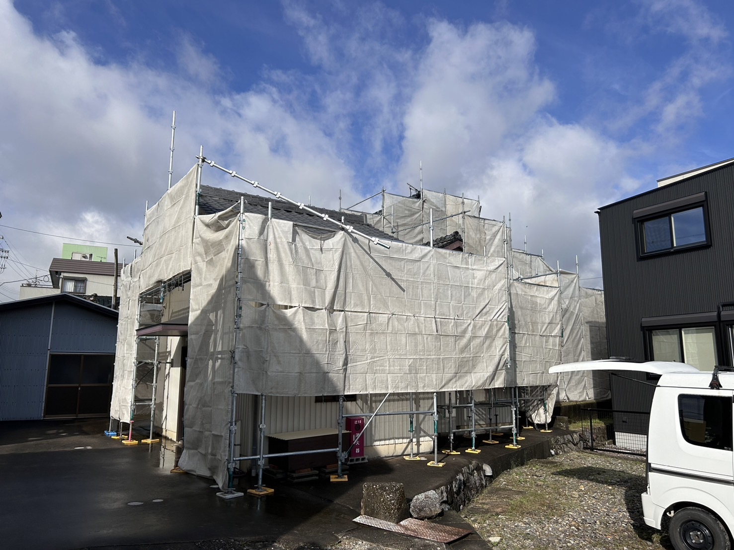 只今施工中！蒲郡市 M様邸外壁塗装工事