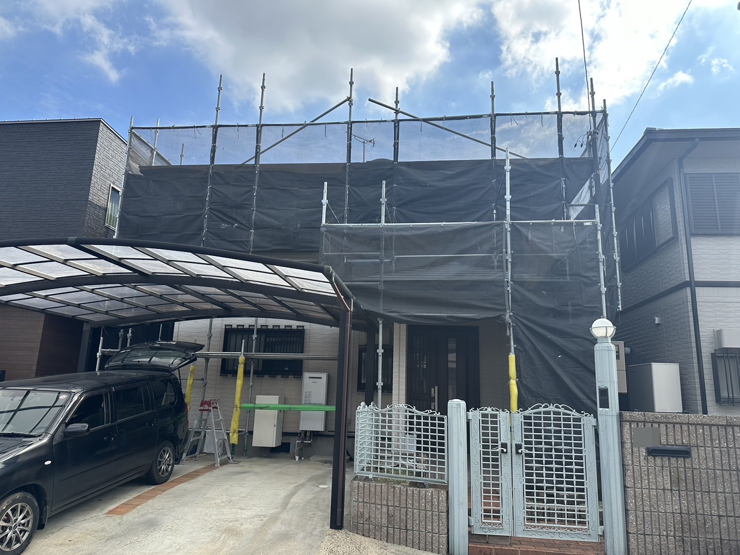 只今施工中！豊橋市 N様邸外壁屋根塗装工事