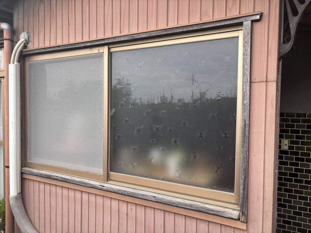 中窓サッシ木枠交換前