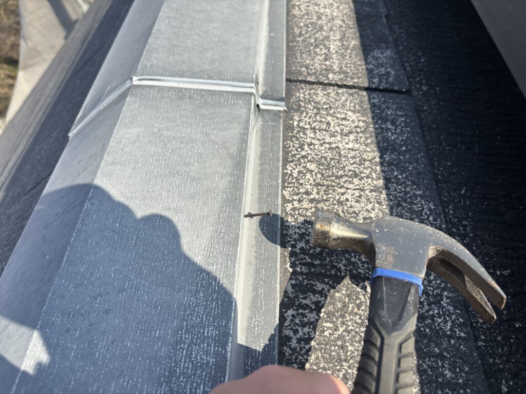 屋根板金部釘押さえ＆新設補強