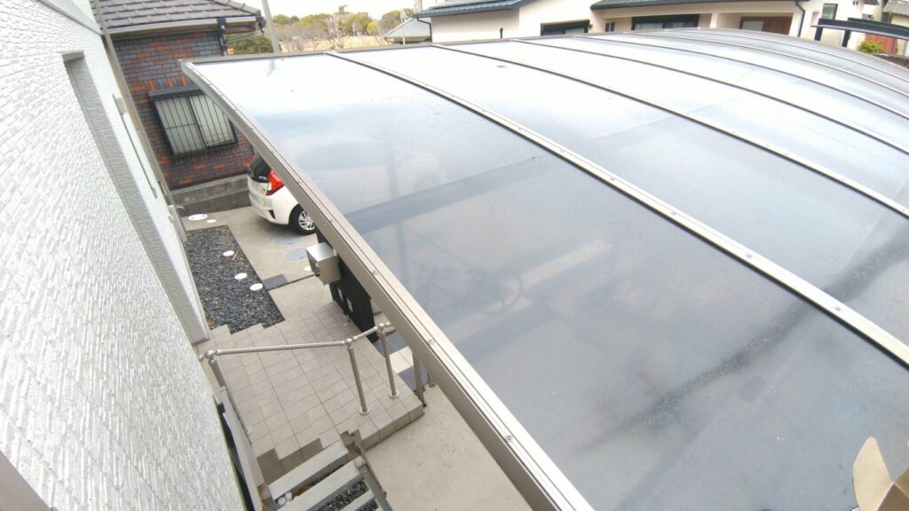 外したカーポートポリカ材の復元もしました。