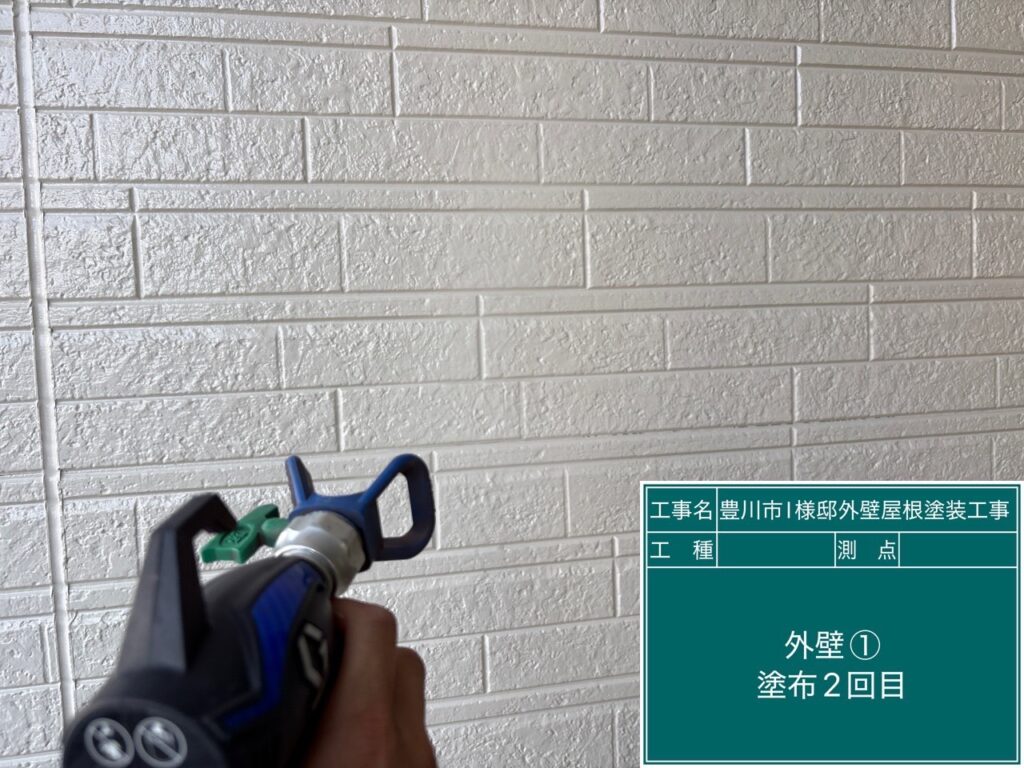 メイン壁光触媒2回目塗布
