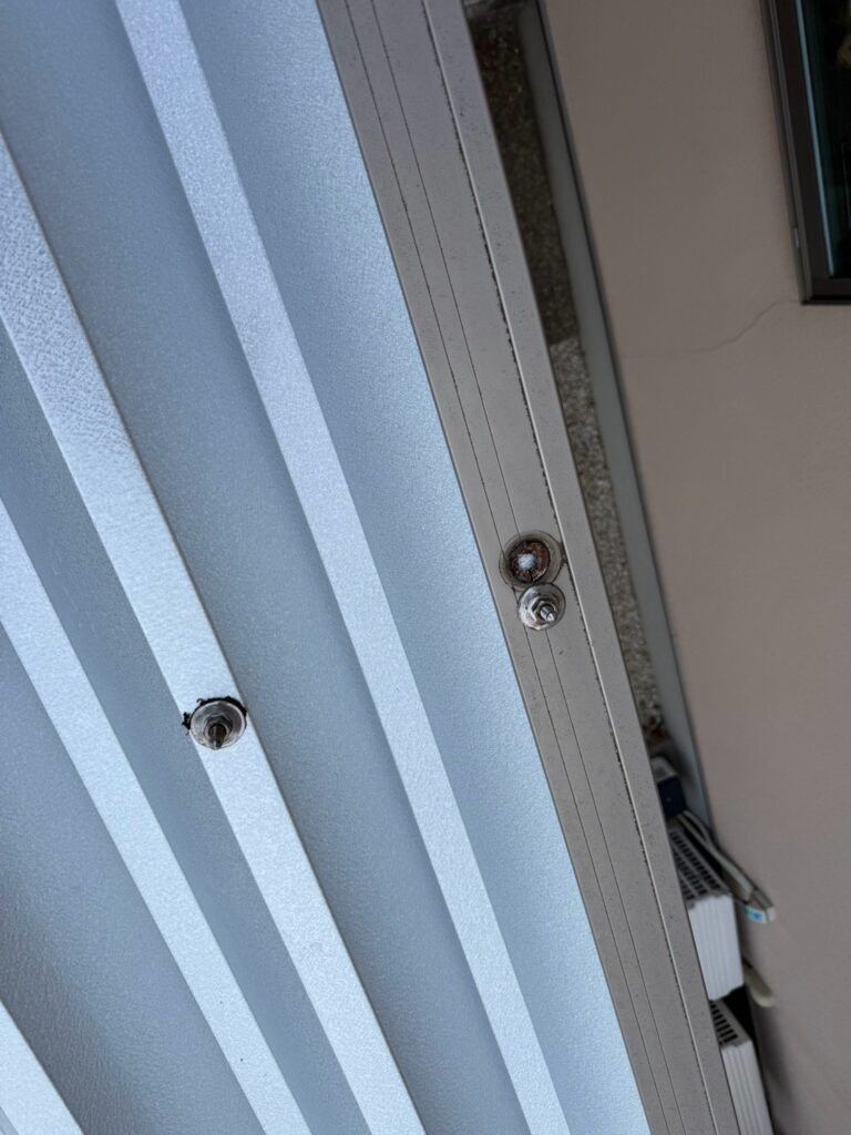 折板屋根ボルト部分交換